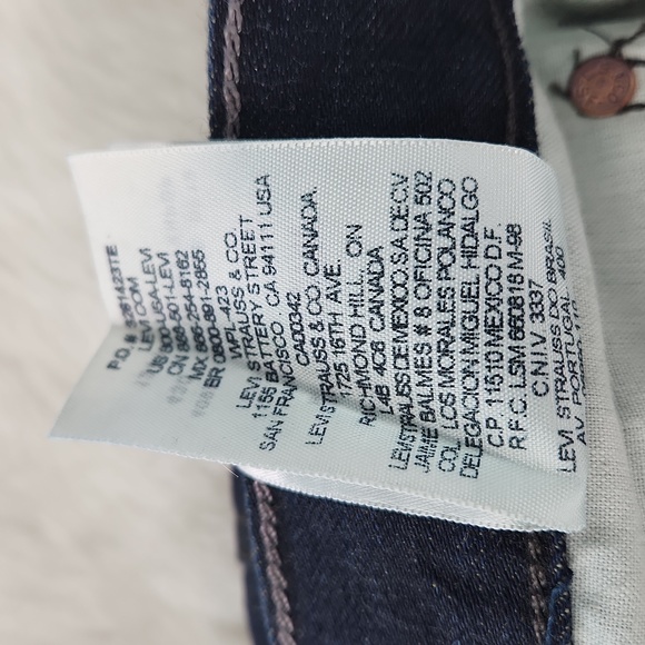 LEVI'S 501 RED TAG Button fly 32×30 jeans, like new - Picture 16 of 17